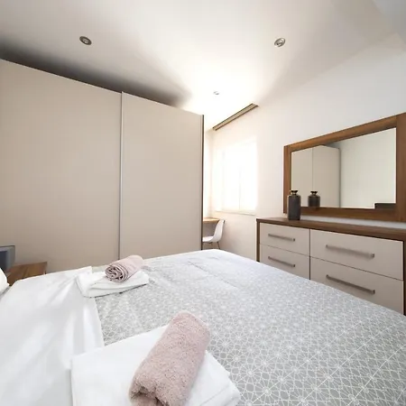 Luxurious 3 Bedroom With Breathtaking Views - Mmai1-1 *