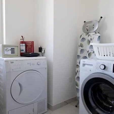 Luxurious 3 Bedroom With Breathtaking Views - Mmai1-1