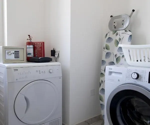 Luxurious 3 Bedroom With Breathtaking Views - Mmai1-1